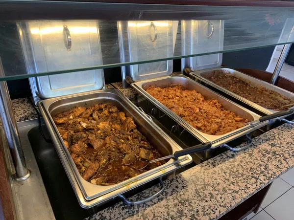 Manger un buffet créole à volonté un midi en semaine avec des amis, Saint-Philippe, L'ILE Ô CARRY